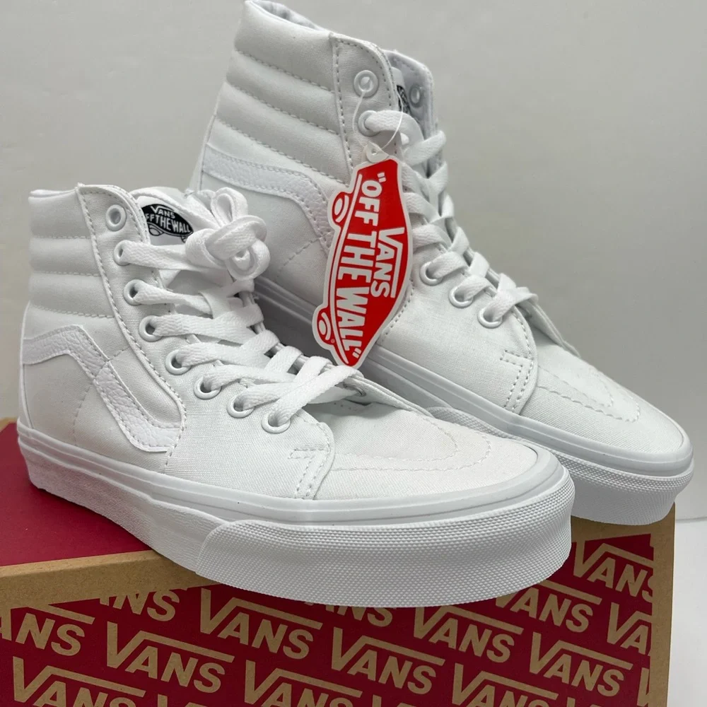 Vans Men’s Sk8-Hi Sneakers
True White
VN000D5IW00
Lifestyle, Original Icon, Canv - Picture 5 of 16